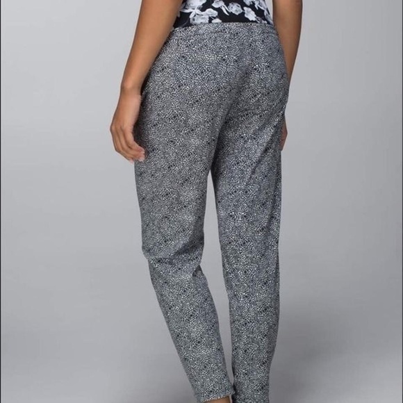 RARE lululemon departure pants plush petal - Size 4 - Picture 2 of 7